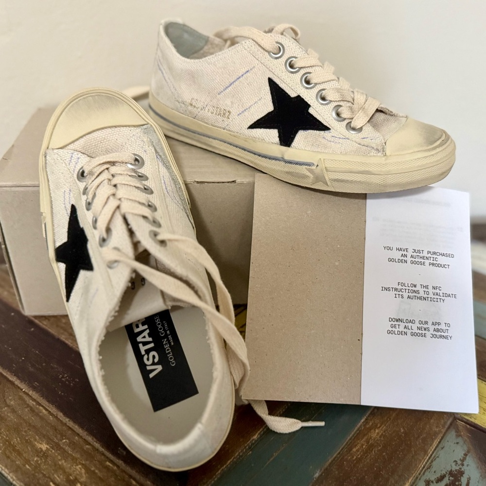 Golden Goose Cream Sneakers with Black Star